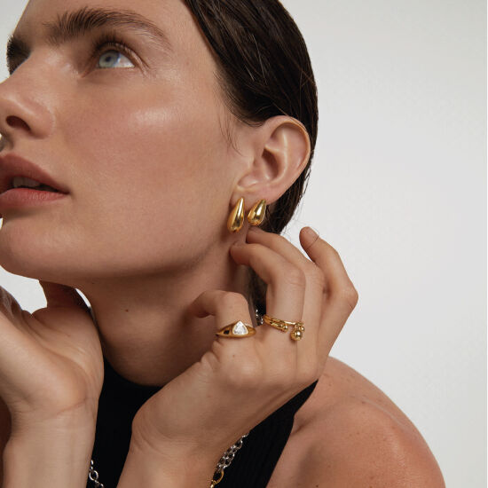  DISCOVER THE TIMELESS JEWELS BY PDPAOLA, NOW IN COIN STORES!
